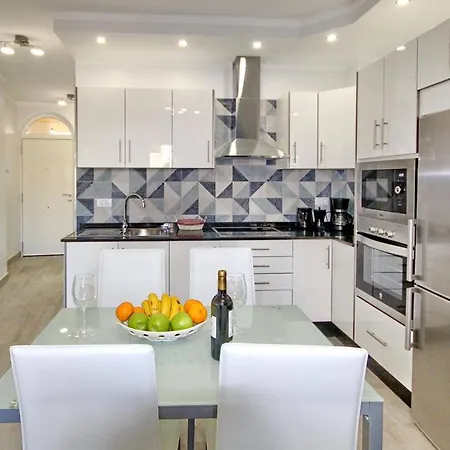 Apartment Modern In Complex With Pool In