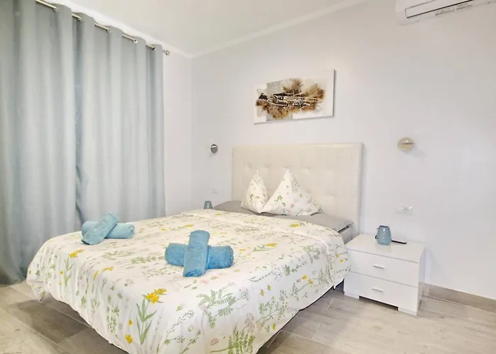 아파트 Modern In Complex With Pool In