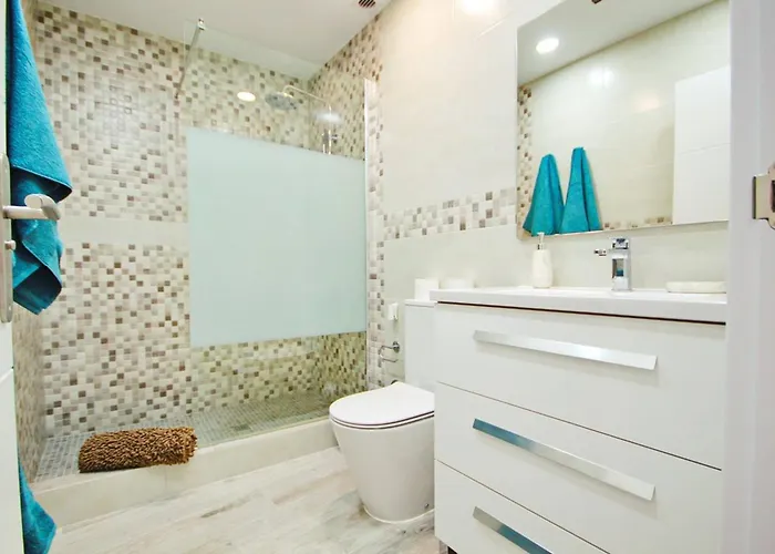 Modern In Complex With Pool In Apartment *